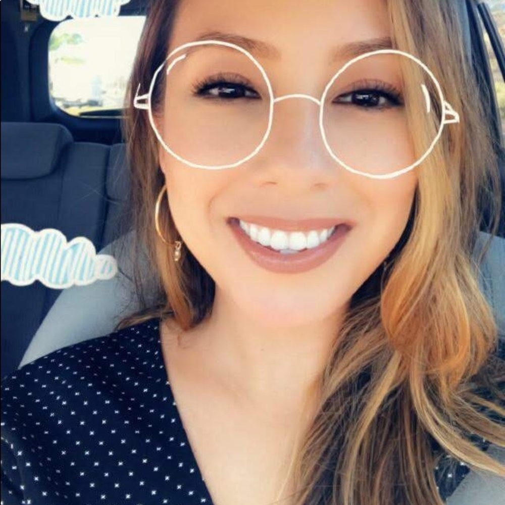 Meet your Posher, Alejandra